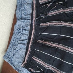 Two (2) pairs XXL shorts Gap & Old Navy 🌛